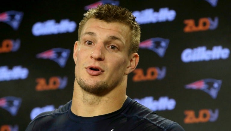 Rob Gronkowski durante una conferencia de prensa