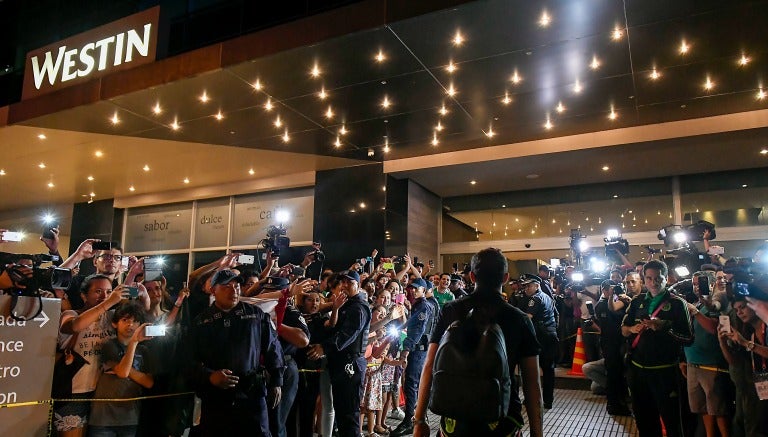 Los jugadores de México llegando al hotel de concentración en Panamá