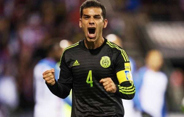 Rafael Márquez grita su anotación frente al conjunto de las barras y las estrellas