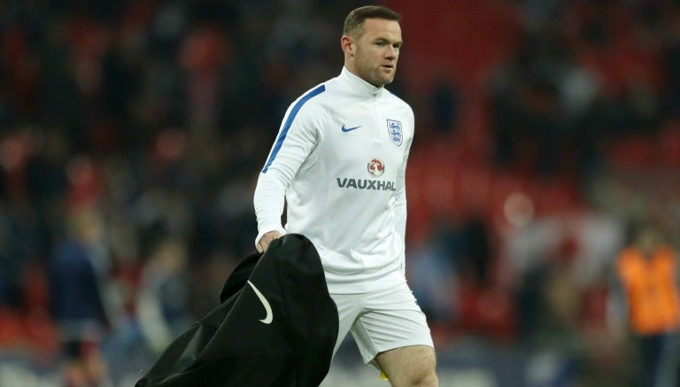 Wayne Rooney previo a un partido de la selección inglesa 