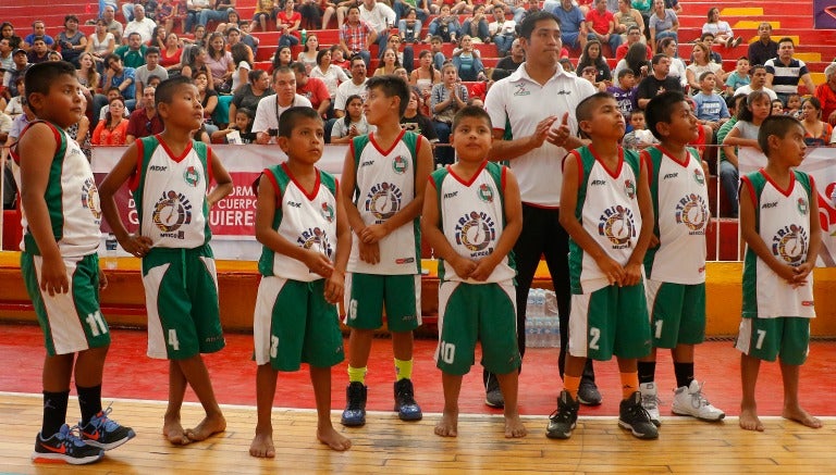 Niños triqui previo a un encuentro en Morelia 