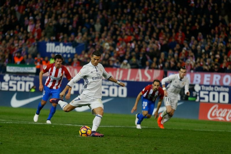 CR7 cobra un penalti frente al Atleti