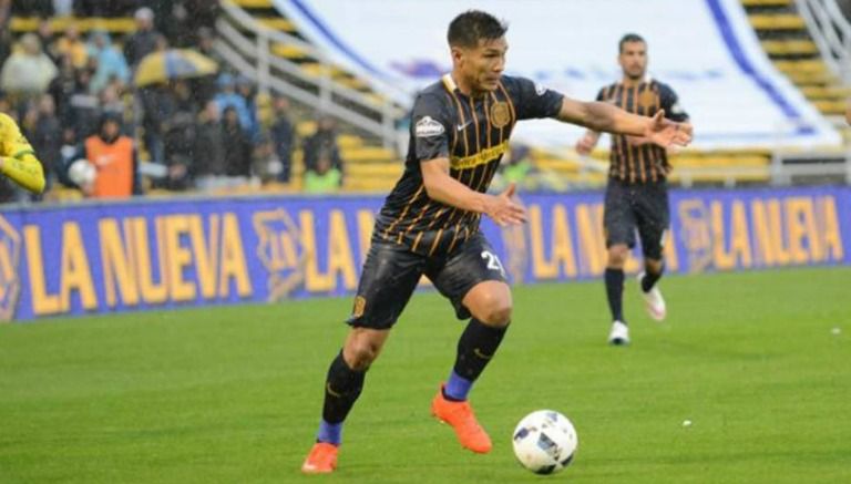 Teófilo Gutiérrez en un partido con Rosario Central