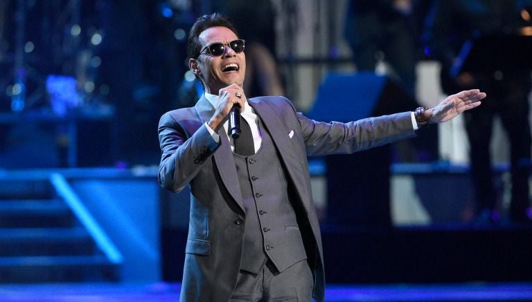 Marc Anthony en su presentación durante los Latin Grammy Awards