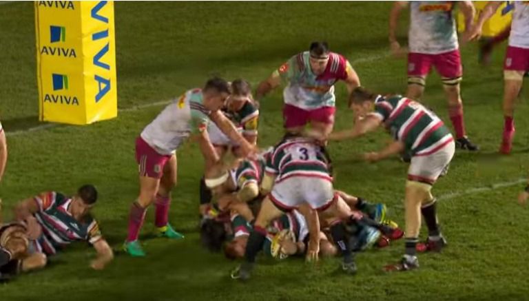 Jugador de Rugby se lesiona en el partido entre Harlequins y Leicester Tigers