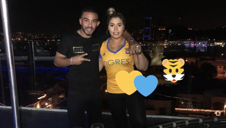 El jugador posa con su esposa 