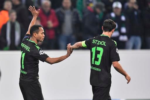 Raffael celebrando anotación tras asistencia de Lars