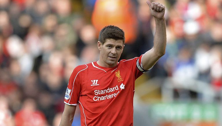 Gerrard se despide de la afición tras un juego del Liverpool