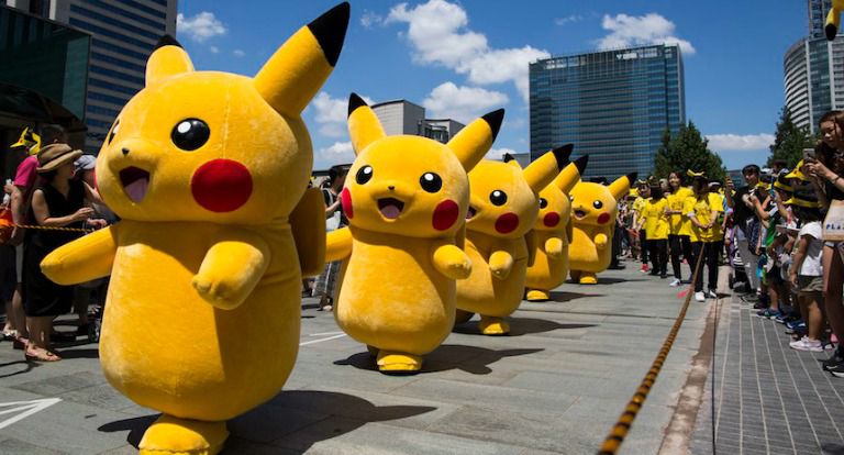 Pikachús gigantes desfilan en Japón