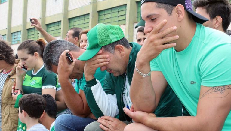 Aficionados lamentan la tragedia del Chapecoense