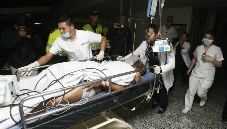 Clínica San Juan de Dios recibe a Alan Ruschel, jugador del Chapecoense