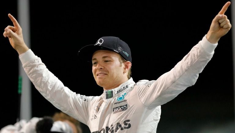 Nico Rosberg, celebra su campeonato conseguido en la Fórmula Uno