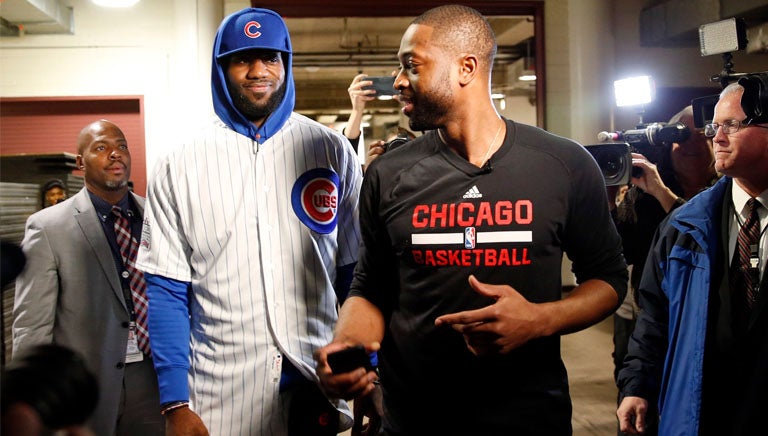 LeBron James llegando al estadio de los Bulls