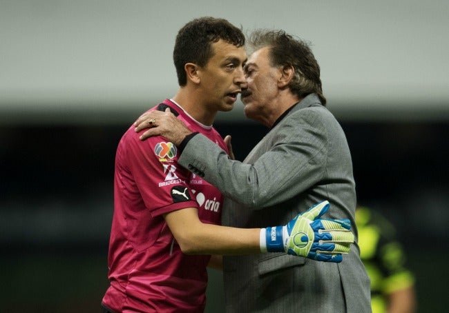 Marchesín y La Volpe tras el partido en el Azteca