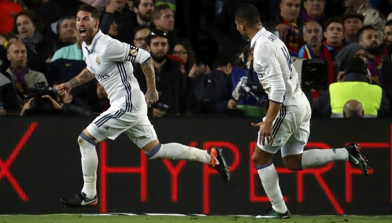 Ramos festeja su anotación en Camp Nou