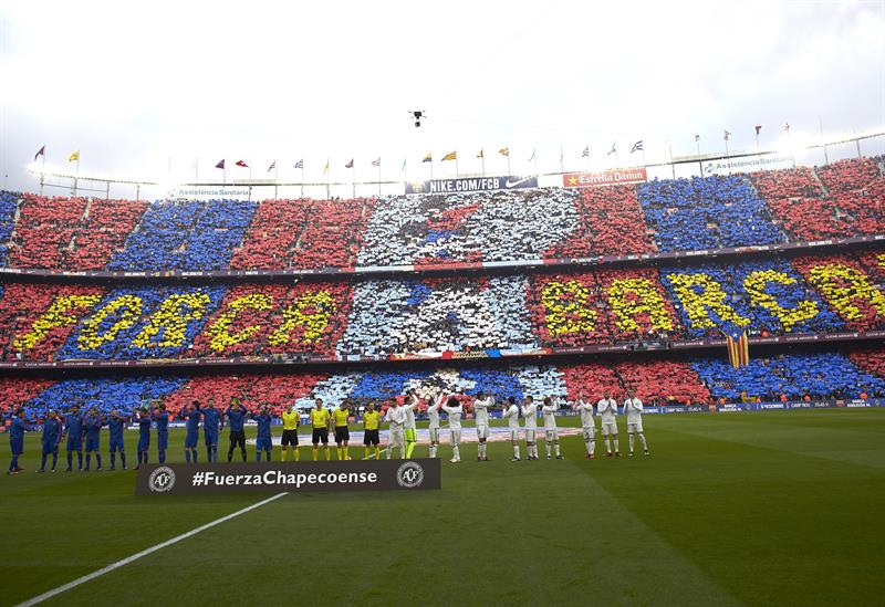 Impresionante mosaico de la afición blaugrana previo al Clásico 