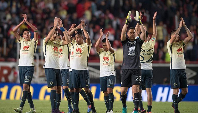 Jugadores del América aplauden a la afición en Aguascalientes