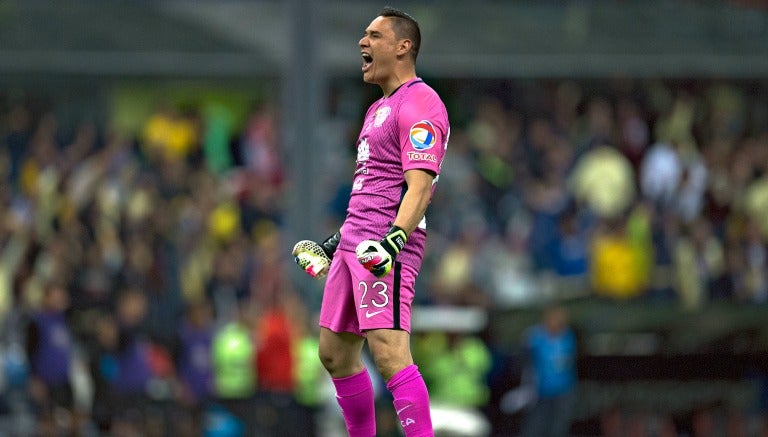 Moisés Muñoz festeja un gol de América