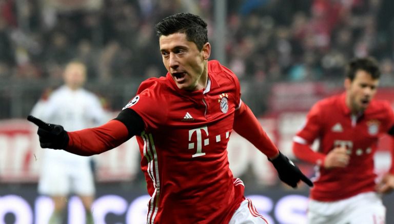 Robert Lewandowski celebra su gol contra el Atlético de Madrid