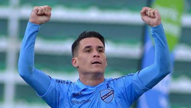 Callejón celebrando un gol con el Bolívar