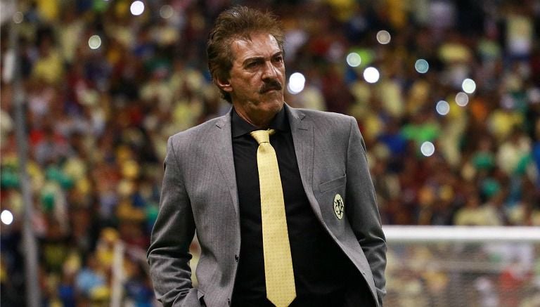 La Volpe durante la Semifinal contra el Necaxa