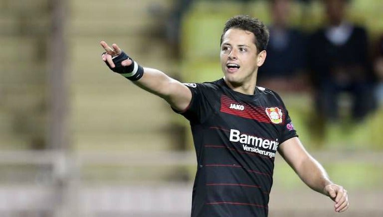 Chicharito celebra una anotación