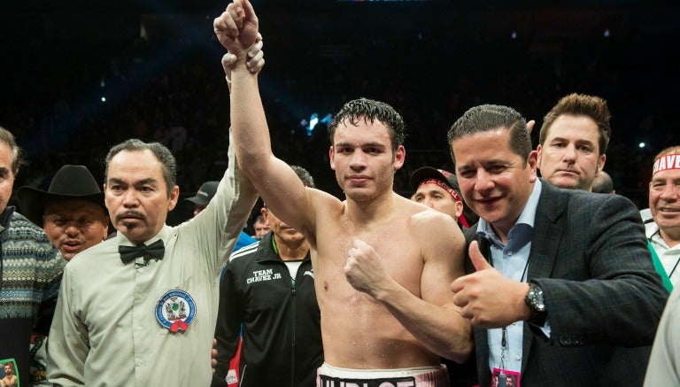 Julio César Chávez Jr. tras su victoria en la Arena Monterrey