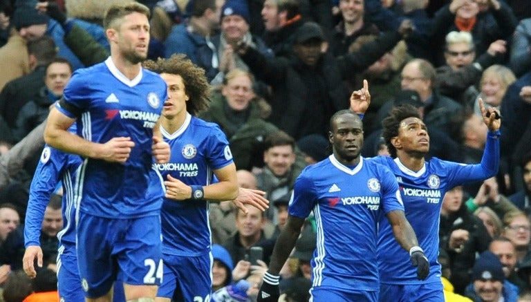 Willian celebra un gol anotado frente al Manchester City