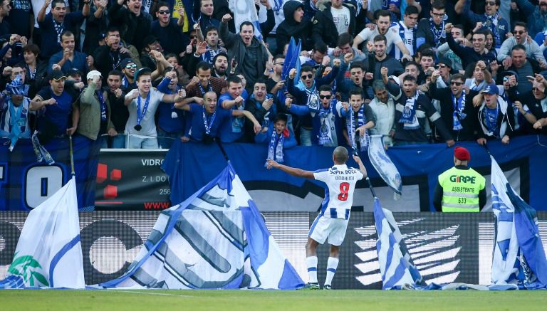 Brahimi celebra el segundo gol del Porto