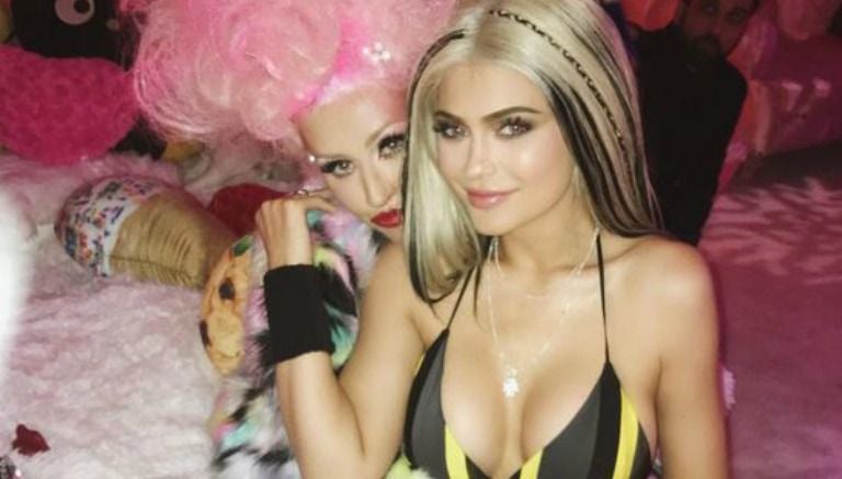 Kylie y Christina posan en una foto juntas