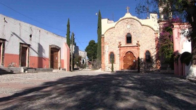 Foto de la iglesia principal del pueblo de La Joya