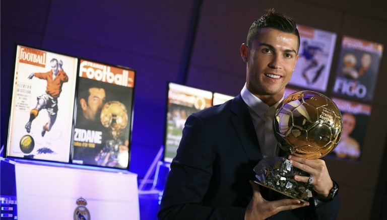 Cristiano Ronaldo con su cuarto Balón de Oro