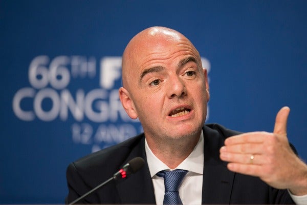 Gianni Infantino durante una conferencia de prensa de FIFA