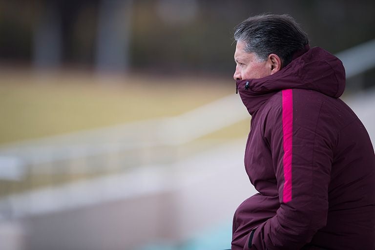 Peláez, observando un entrenamiento del América