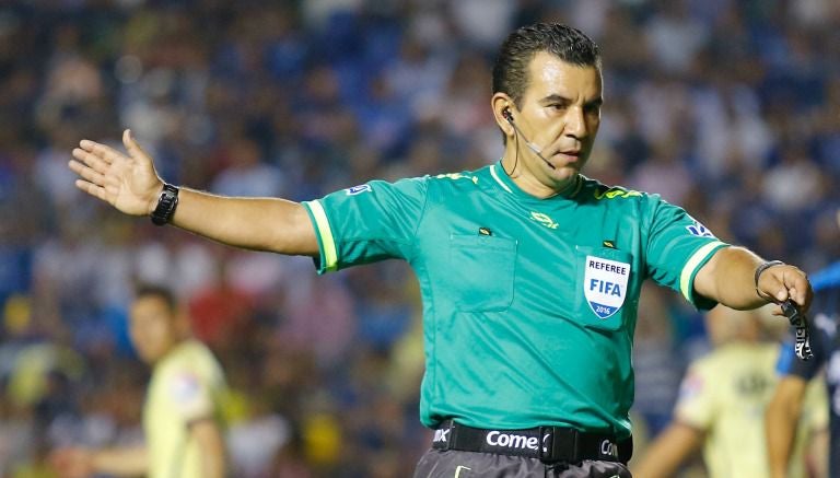 Paul Delgadillo en un partido de la Liga MX