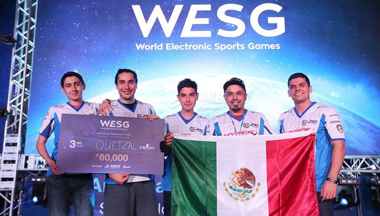 El equipo de CS:GO de Team Quetzal presume su premio del WESG