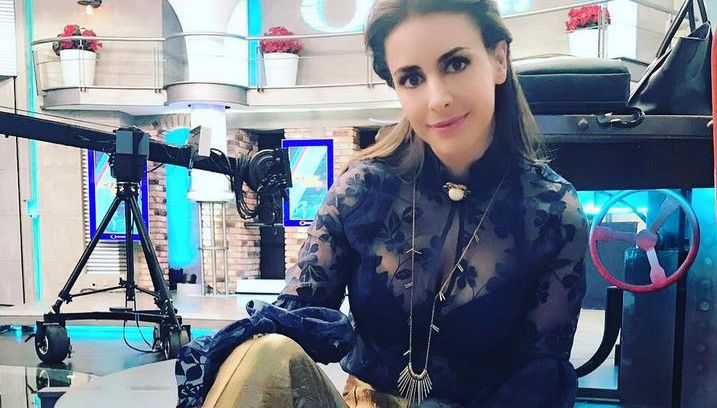 Nahima Choura posa en un foro de Televisa