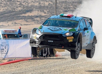 Un auto durante el Rally de Guanajuato