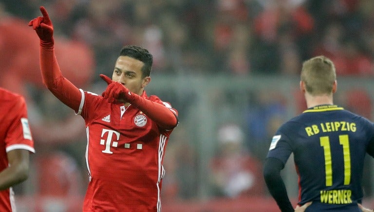 Thiago festeja una anotación contra el Leipzig