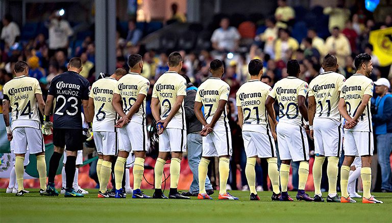 Jugadores de América guardan minuto de silencio previo a la Final