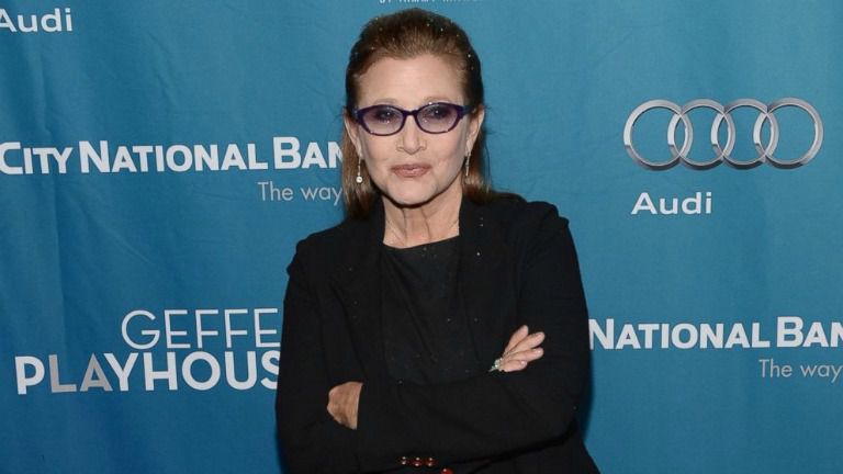 Carrie Fisher posa en durante un evento