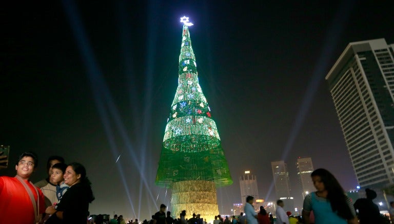 El árbol artificial de Navidad más alto del mundo está en Sri Lanka