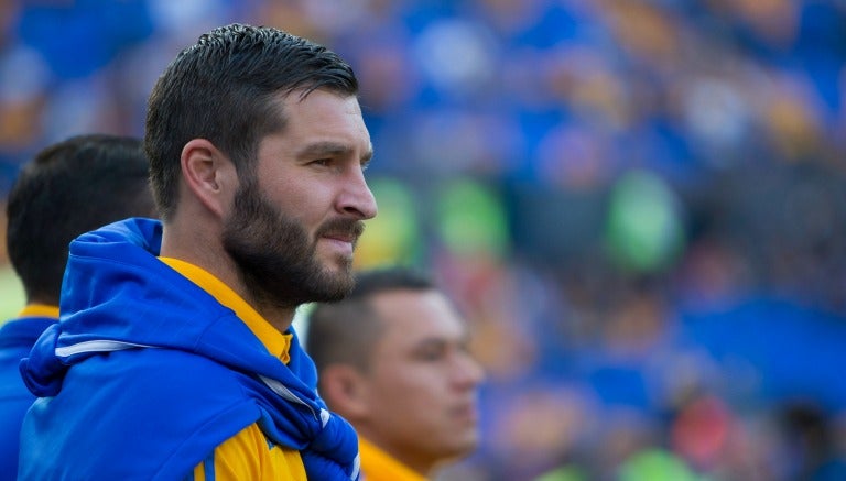 André Pierre Gignac en el campo del Volcán previo a la Final