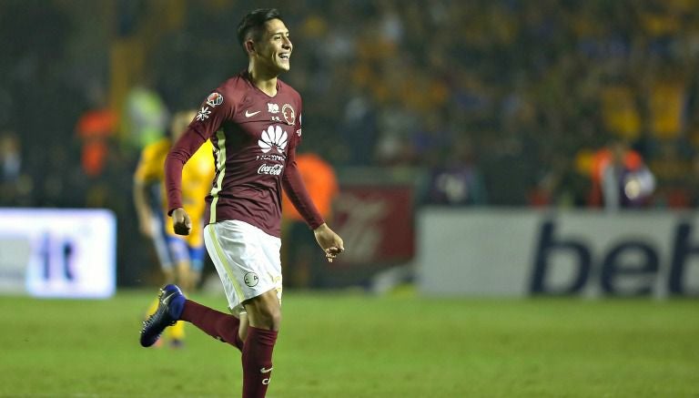 Edson Álvarez celebra el gol del América