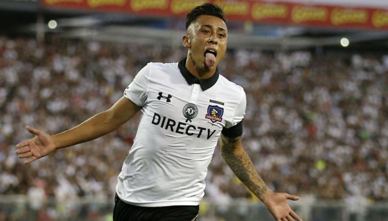 Martín Rodríguez festeja en un partido con el Colo Colo