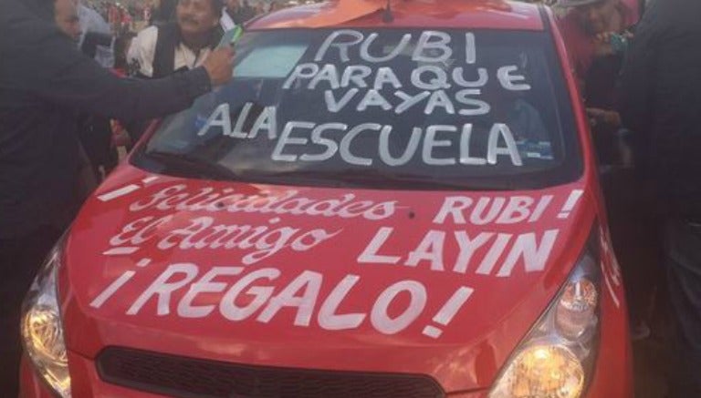 Así es el auto que envió Layín a Rubí