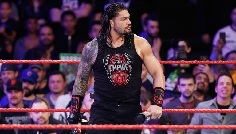 Roman Reigns en una función de Raw