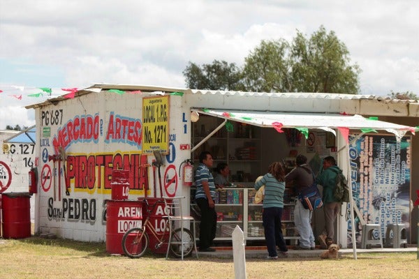 Uno de los puesto de Zumpango donde se venden fuegos artificiales