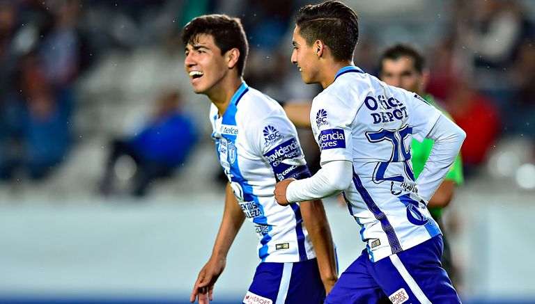 Erick Gutiérrez festejando un gol con los Tuzos del Pachuca