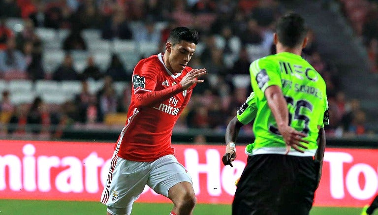 Raúl Jiménez  durante un partido del Benfica